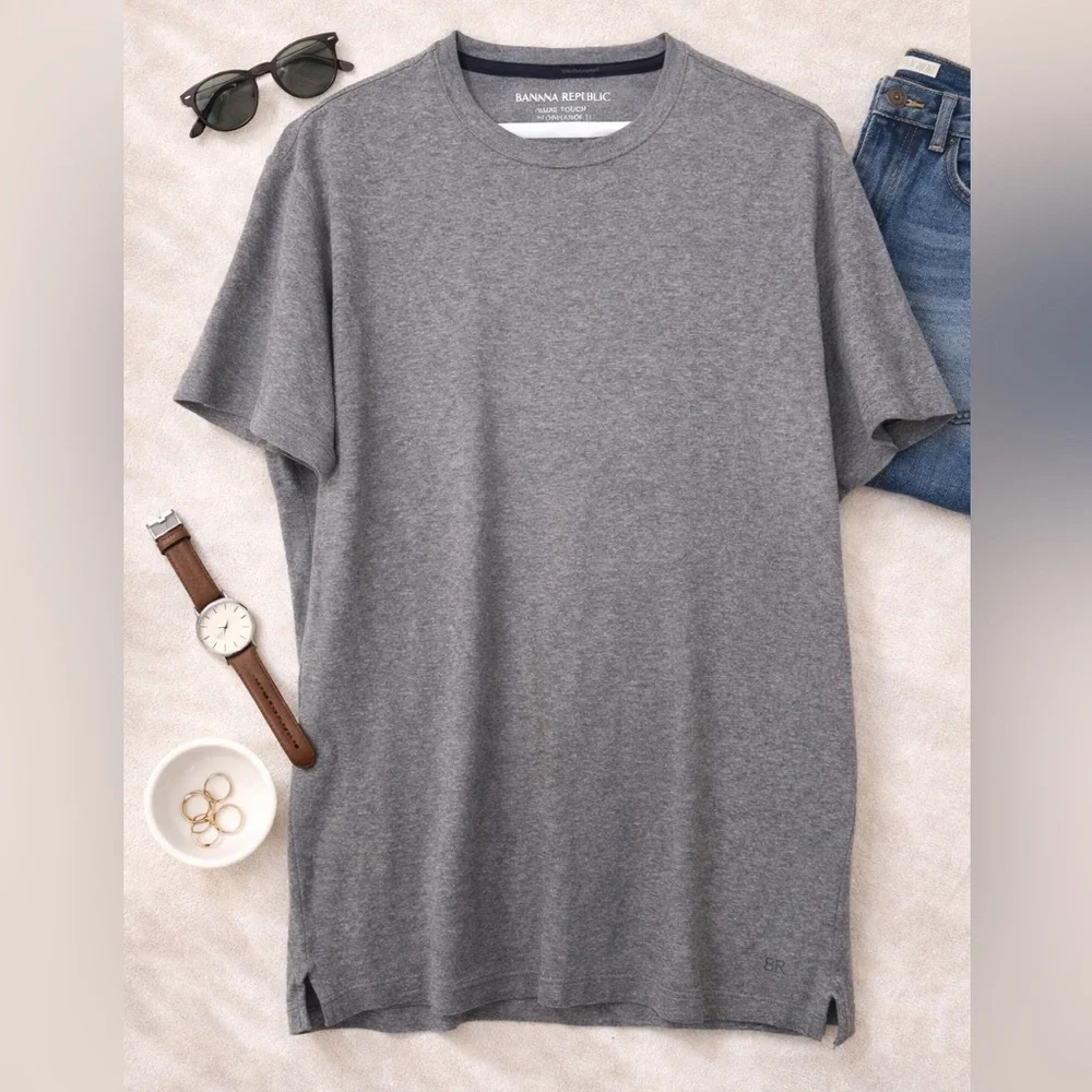 Banana Republic Luxe Touch Performance Tee Men’s Large Gray Crewneck